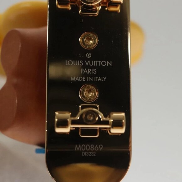 LOUIS VUITTON Petula Skate Charm metal Yellow - Picture 16 of 16